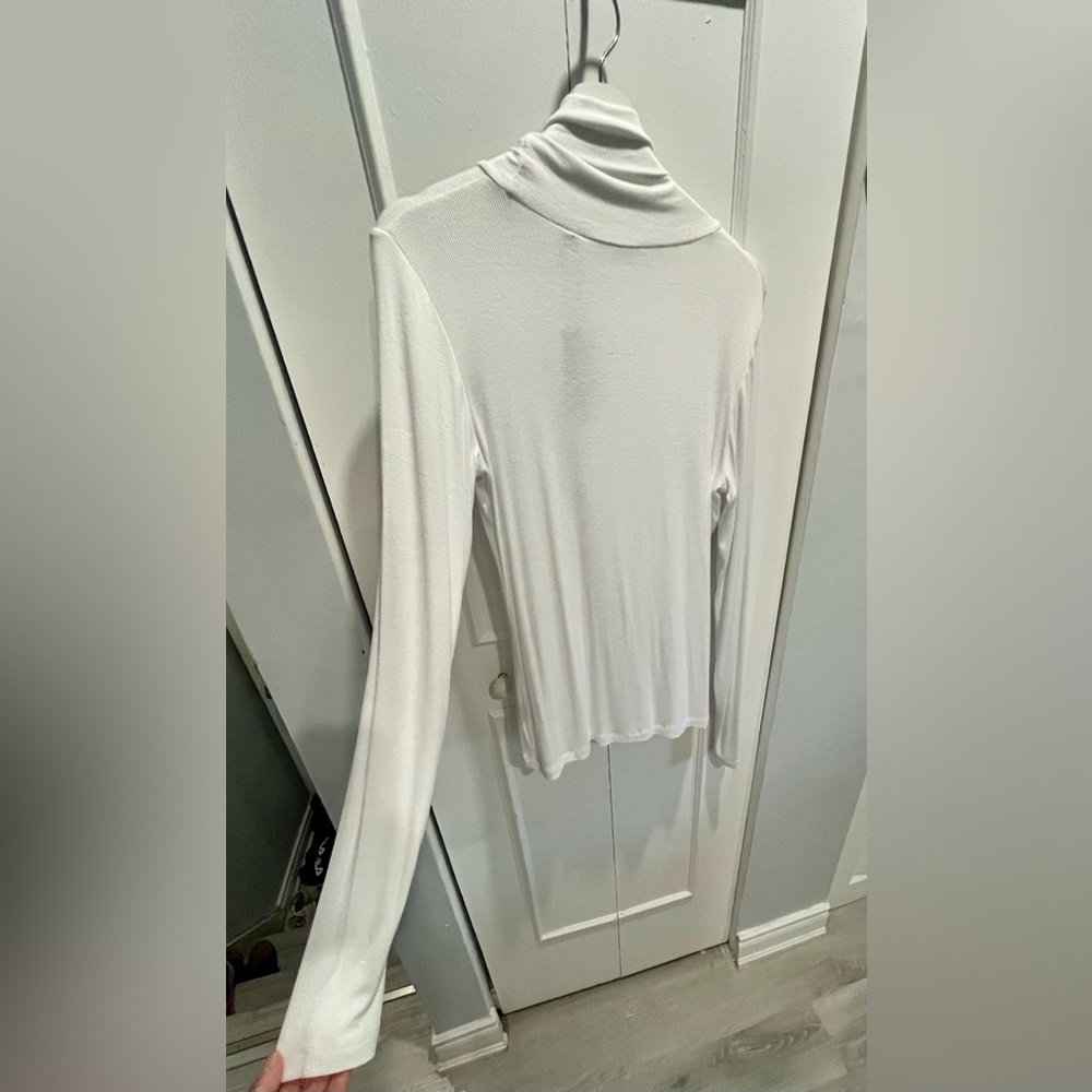 American Tall Turtleneck 🤍 - Picture 9 of 14